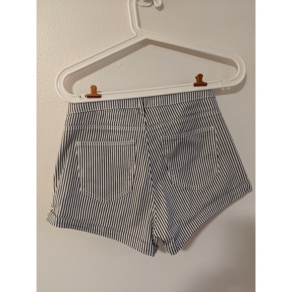 H&M striped mini shorts - Picture 3 of 3
